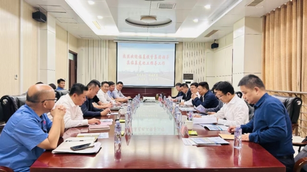 ?；顿Y來化工基地考察