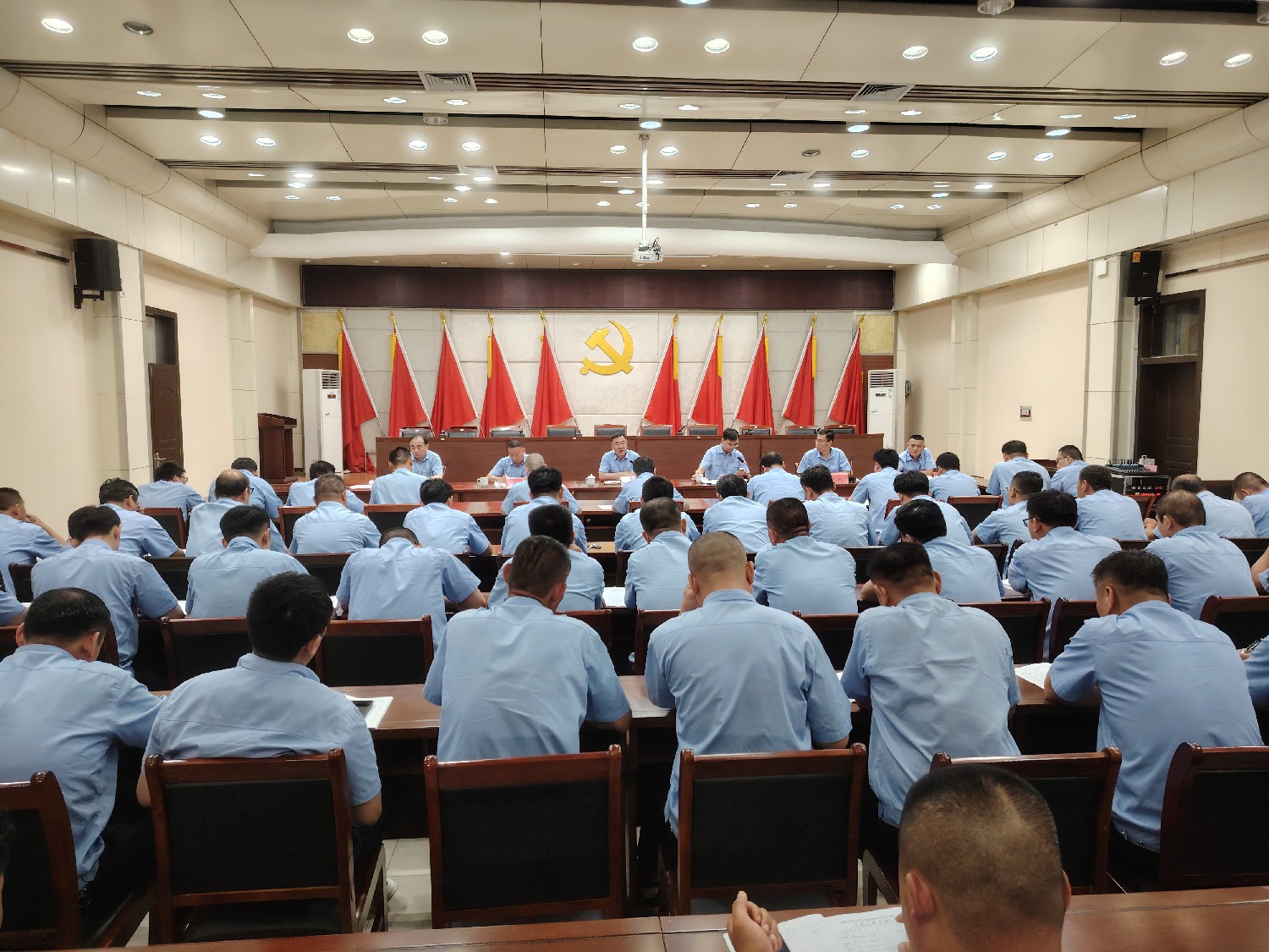 東大煤礦召開安全生產工作安排部署會議