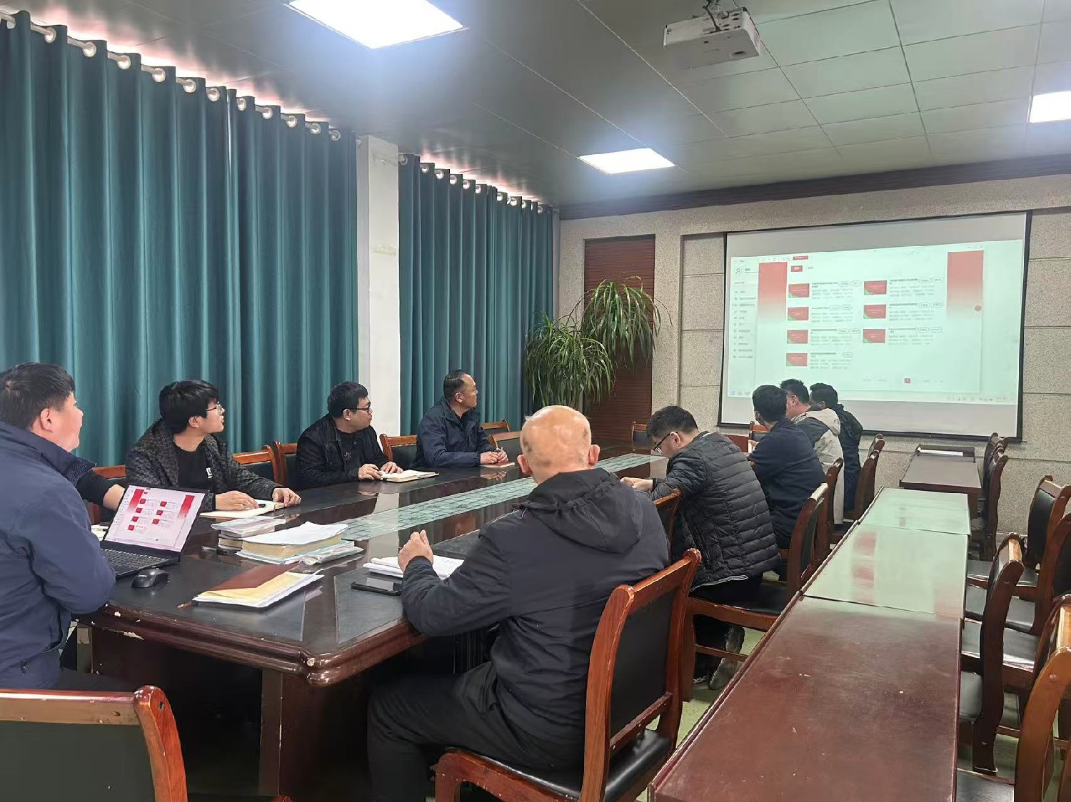 級索煤礦黨委開展燈塔平臺管理員集中培訓(xùn)